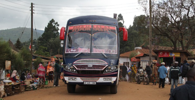 Moderne bus in tanzania